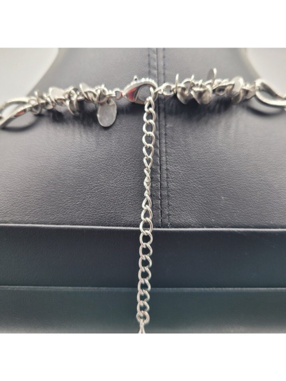 Lia Sophia Silver Toned Textured Link Necklace Sparkling Discs 32" Plus - Picture 7 of 8